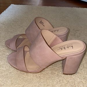 NWT NICOLE MILLER BLOCK HEEL SANDAL SIZE 6